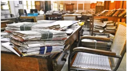 সরকারি কর্মীদের জীবনেও বদল আনতে চলেছে করোনা, ১৫ দিন 'বাড়ি থেকে কাজের' পরিকল্পনা কেন্দ্রের