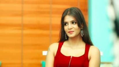 மீரா மிதுன் தலையில் விழும் இடிக்கு மேல் இடி..! ஆசையை யெல்லாம் நிராசையாக்கிய பிக்பாஸ்..!