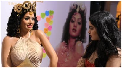 मोम के पुतले में फिर से जिंदा हुईं श्रीदेवी, निहारती रह गईं बेटी जाह्नवी