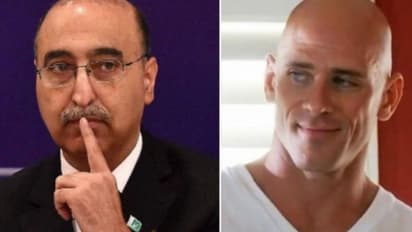 इस पोर्न स्टार ने उड़ाया पाकिस्तानी नेता अब्दुल बासित का मजाक