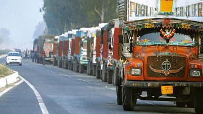 ট্রাফিক আইন ভঙ্গের জের, চালক-মালিকের কাছে ২ লক্ষ টাকা জরিমানা ধার্য