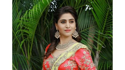 అందాల యాంకర్ వర్షిణి.. ఫోజులు అదరహో!