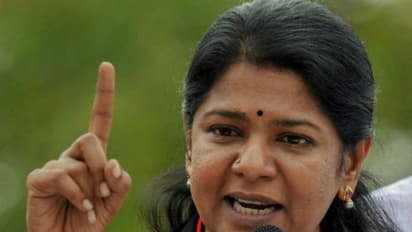 இப்போதைக்கு "வெங்காயம்" தான் பெரும் பிரச்சனை..! மக்களவையில் பலமாக வாய்ஸ் கொடுத்த கனிமொழி...!