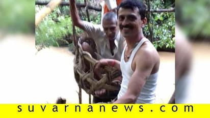 ತಿಥಿಗೆ  ಪುರೋಹಿತರನ್ನು ಬುಟ್ಟಿಯಲ್ಲೇ ಹೊತ್ತು ತಂದರು !