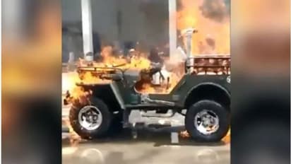 ജീപ്പ് സ്റ്റാര്ട്ടായില്ല, ദേഷ്യം വന്ന ഉടമ വാഹനം പെട്രോളൊഴിച്ച് തീക്കൊളുത്തി