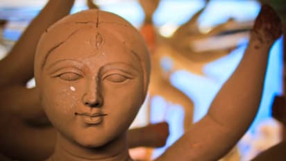 পুজোর বাকি দেড় মাস, প্রতিমা ঠিক সময়ে প্যান্ডেলে পাঠানোর চ্যালেঞ্জে প্রতিপক্ষ বৃষ্টি