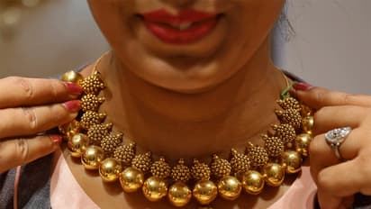 10 ಗ್ರಾಂ ಚಿನ್ನದ ದರದಲ್ಲಿ ಭಾರೀ ಇಳಿಕೆ: ಸಾವಿರ ಲೆಕ್ಕದ ಆಟವೇಕೆ?