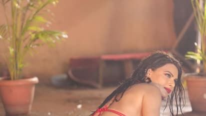 सोशल मीडिया में कहर बरपा रही हैं शर्लिन की ये मदमस्त हॉट फोटोज