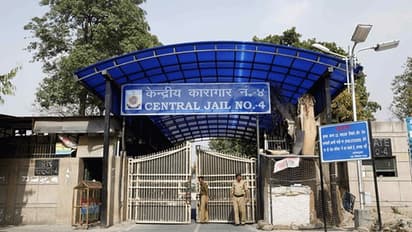 முதல்வரை சிறைக்கு அனுப்பி பதவியை பறிக்க குறி... 35 வருடத்திற்கு முந்தைய வழக்கை தூசி தட்டி பழிவாங்கும் பாஜக..!