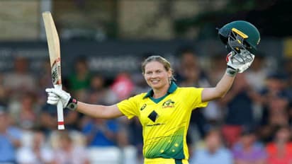 ఆమ్లా రికార్డును బ్రేక్ చేసిన మహిళా క్రికెటర్