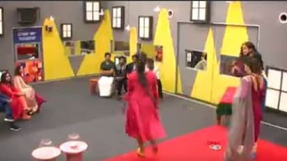 திட்டம் போட்டு அசிங்கப்படுத்த மோசமான அவார்டு கொடுத்த சாக்ஷி! தூக்கி எறிந்து கெத்து காட்டிய லாஸ்லியா..!