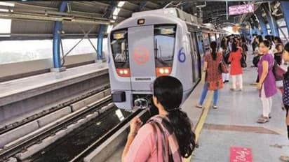 सुप्रीम कोर्ट ने केजरीवाल से पूछा, महिलाओं को फ्री सवारी क्यों, मेट्रों को बर्बाद करना चाहते हैं?