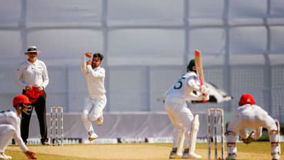 റാഷിദ് ഖാന് മുന്നില് മുട്ടിടിച്ച് ബംഗ്ലാദേശ്; അഫ്ഗാന് മികച്ച ലീഡിലേക്ക്