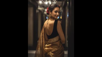 మెస్మరైజింగ్ బ్యూటీ శాన్వి.. గ్లామర్ షో!