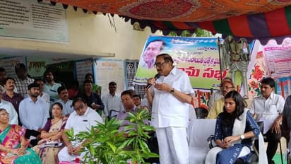 హుజూరాబాద్‌లో ఏం జరుగుతోంది?: ఈటల లేకుండానే  గ్రామ సభ