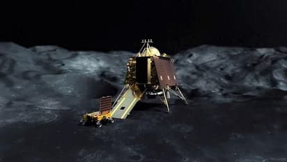 விக்ரம் லேண்டர் பத்திரமாக இருக்கிறது...??  சூரிய வெப்பம் கிடைத்தால் செயல்பட வாய்ப்பு...!!  அறிவியல் வல்லுனர்கள் லாஜிக் பாயிண்ட்...!!!