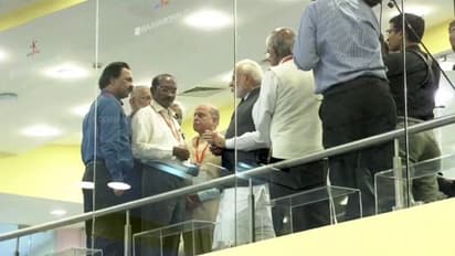 ಇಸ್ರೋ ಚಂದ್ರಯಾನ ಲ್ಯಾಂಡರ್ ಸಂಪರ್ಕ ಕಡೇ ಕ್ಷಣದಲ್ಲಿ ಕಡಿತ!