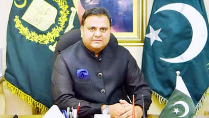 बेशर्म फवाद चौधरी के तंज पर अब पाक वैज्ञानिक ने लगाई 'लताड़', जानें क्यों कहा ये पाकिस्तान के लिए है वेक अप कॉल