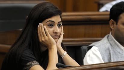 ஆளுங்கட்சிக்கு குட்பை சொல்லிவிட்டு காங்கிரஸ் கட்சியில் இணைந்த அதிருப்தி எம்.எல்.ஏ...!