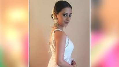 নকশিকাঁথা-র শবনম বাস্তবে কেমন, দেখুন মানালির কিছু অদেখা ছবি