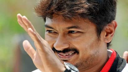 உதயநிதி தன் கட்சி தொண்டனுக்கு பச்சை துரோகம் பண்ணுறார்!  நல்ல ரேட் வந்தா இளைஞரணியை வித்துடுவார் போல!: