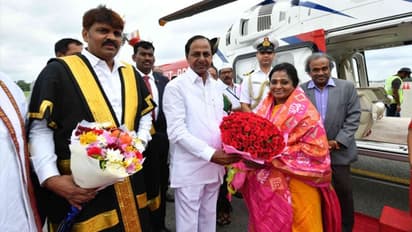 సౌందరరాజన్‌కు కేసీఆర్ ఘనస్వాగతం