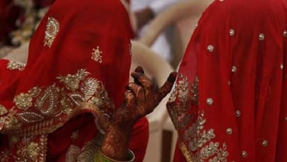 एक कंपाउंडर का मैनेजमेंट, जानें कैसे एक साथ रहती हैं तीन सौतन