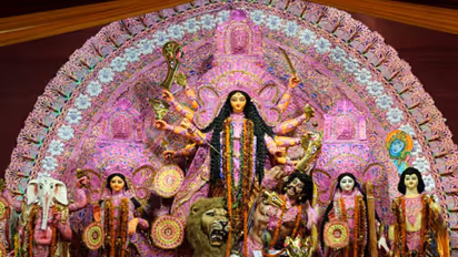 এই বছর মা দুর্গার আগমণ হবে 'হাতিতে' চড়ে, জেনে নিন মায়ের প্রতিটি বাহনের গুরুত্ব