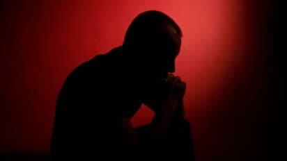 IFS ಅಧಿಕಾರಿ ಅಪಾರ್ಟ್‌ಮೆಂಟ್‌ನಲ್ಲಿ ಶವವಾಗಿ ಪತ್ತೆ: ಆತ್ಮಹತ್ಯೆ ಶಂಕೆ!