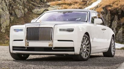 కన్నెర్ర చేసిన ఈడీ.. రోల్స్ రాయిస్పై కేసు