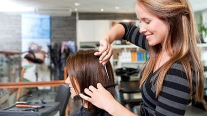 హెయిర్ కట్ లో పొరపాటు.. నష్టపరిహారంగా రూ. 2 కోట్లు...ఎందుకంటే.... !