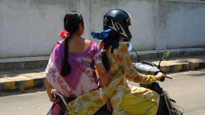 'ಮಗಳು ಸ್ಕೂಟಿ ಓಡಿಸ್ತಾಳೆ ಅಂತ ಬೀಗಬೇಡಿ'..!