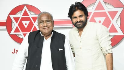 పవన్ కళ్యాణ్ తో కాంగ్రెస్ సీనియర్ నేత వీహెచ్ భేటీ