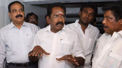 யாரையும் கூட்டணியில் பிடித்து வைக்க முடியாது.! ஆதரித்தே ஆக வேண்டும் என்று நிர்பந்திக்க முடியாது- செல்லூர் ராஜூ