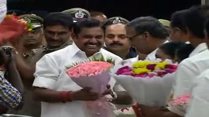 இதுக்காகத்தான் நான் கோட் –சூட் போட்டுக்கிட்டேன் ! ரகசியத்தை உடைத்த எடப்பாடி !!