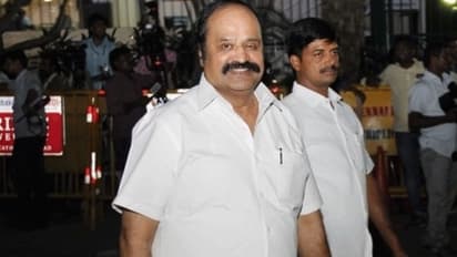 தரக்குறைவான பேச்சு.. மிரட்டல்.. ஸ்டாலினுக்காக ராஜேந்திர பாலாஜி மீது புகார் தெரிவித்த பெங்களூரு புகழேந்தி..!