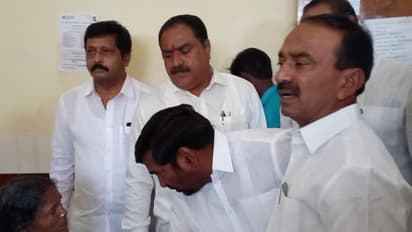 పెరుగుతున్న విషజ్వరాలు: సూర్యాపేట ఆసుపత్రిలో మంత్రుల తనిఖీ