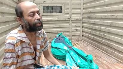 বাইরে থেকে তালা বন্ধ, ৮দিন দিদির মৃতদেহের পাশে ভাই