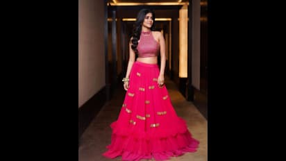 ఇస్మార్ట్ పిల్ల కిర్రాక్ ఫోజులు.. అందానికి ఫిదా కావాల్సిందే!