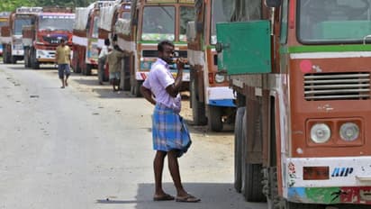 ಲುಂಗಿ ಧರಿಸಿದರೆ ಲಾರಿ ಚಾಲಕರಿಗೆ 2000 ರು. ದಂಡ!