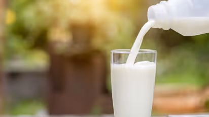 Pakistan: Milk price rises to Rs 140 per litre, surpasses petrol price