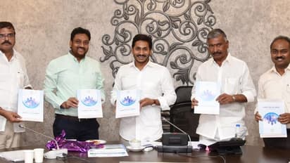 సాకులు చెప్పొద్దు , ప్రతీ ఒక్కరికీ పథకాలు అందాలి: సీఎం జగన్