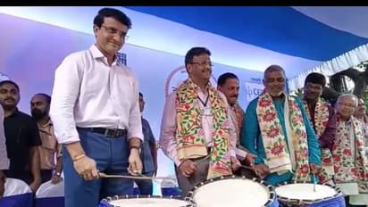 ঢাকে কাঠি পড়ল 'কলকাতাশ্রী'র, সেরা দুর্গার দৌড় শুরু