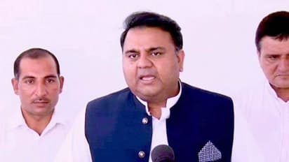 इमरान के मंत्री फवाद ने कबूली पाक की नापाक करतूत, 'सभी आत्मघाती हमलावर मदरसों के छात्र, यह कड़वी सच्चाई'