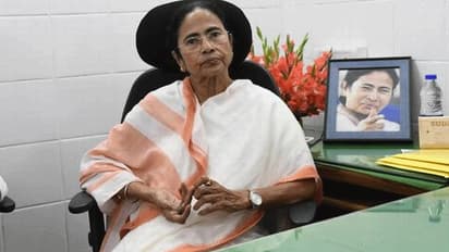 অভিজিতের নোবেল জয়ে 'আত্মহারা' মমতা