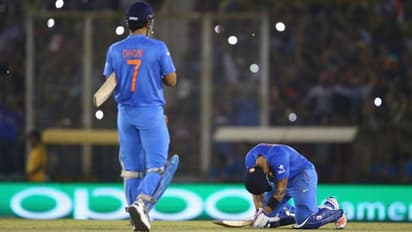 Virat Kohli salutes MS Dhoni with throwback picture; is captain hinting at something?