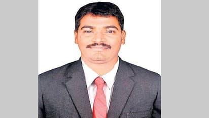 సీనియర్ జర్నలిస్టు రాజేష్ ఆత్మహత్య: కారులోనే స్పృహ తప్పి...