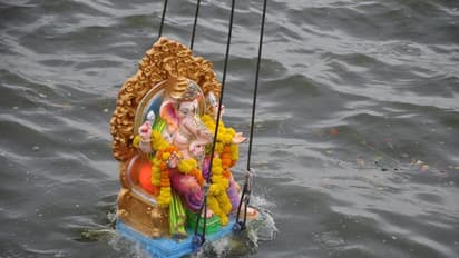 ముగిసిన గణేష్ నిమజ్జనం.. చెరువులను శుభ్రం చేసే పనిలో జీహెచ్ఎంసీ