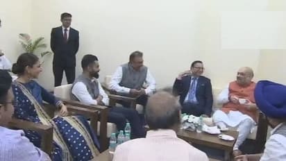 ಟೀಂ ಇಂಡಿಯಾ ಕ್ರಿಕೆಟಿಗರ ಜೊತೆ ಶಾ ಮಾತುಕತೆ; ಟ್ರೋಲ್ ಆದ ಅನುಷ್ಕಾ!