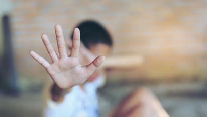 తమ కోరిక తీర్చుకోవడానికి.. ప్రేమ జంటను టార్గెట్ చేసి...